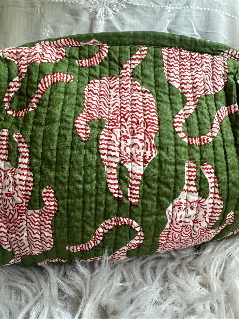 NWOT Green Quilted Cosmetic Wristlet with Pink Cat Print